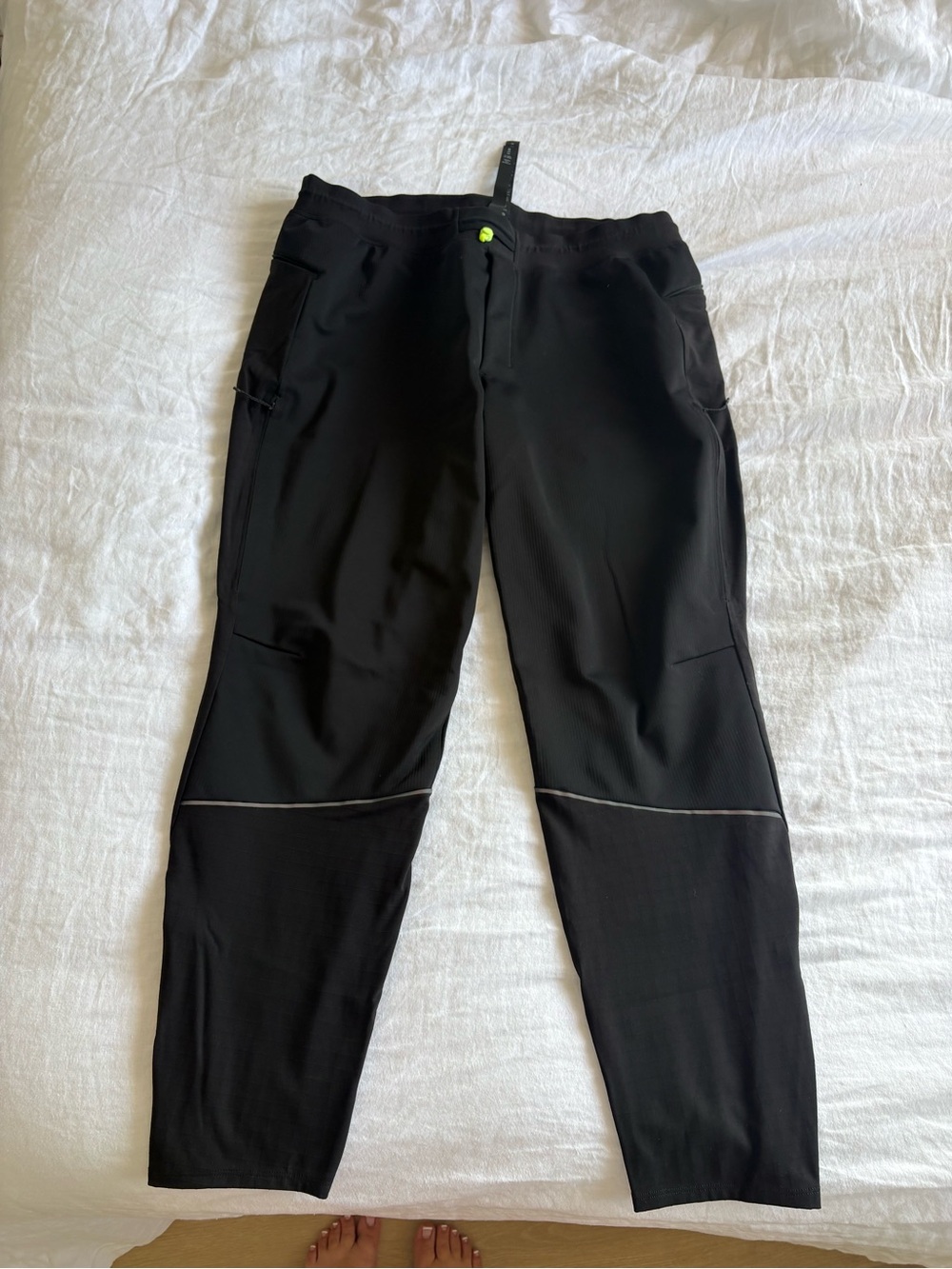 lululemon athletica Men's Black Jogger Pants with Reflective Trim
